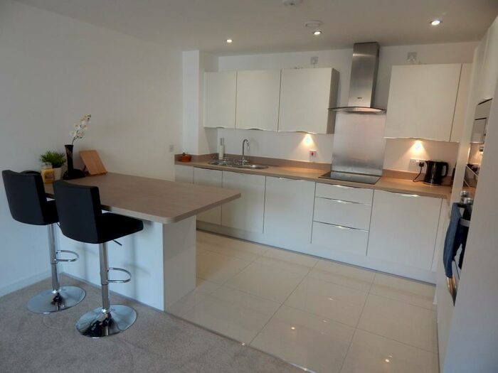 2 Bedroom Flat To Rent In Ferry Court, Cardiff, CF11