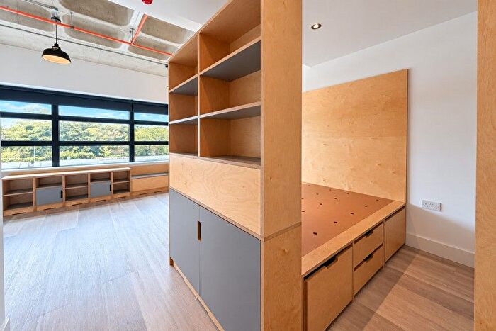 Studio To Rent In Woking, Surrey, GU21