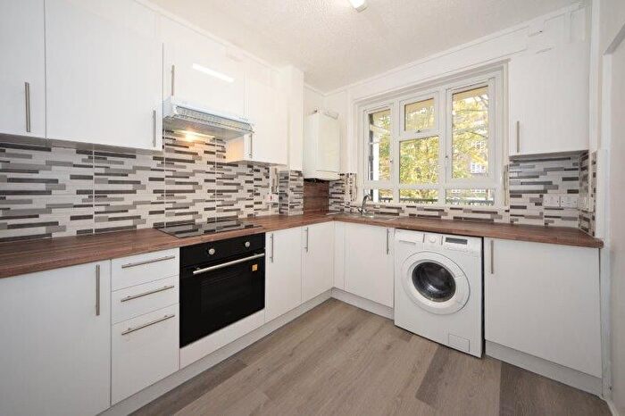 3 Bedroom Flat For Sale In Carteret House, London, W12