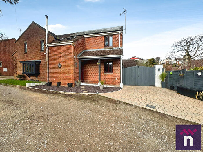 3 Bedroom Semi-Detached House For Sale In Cannimore Close, Warminster, BA12