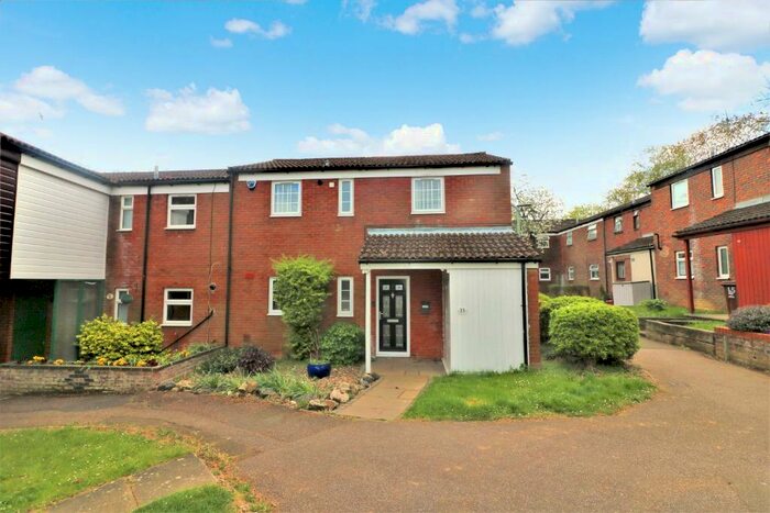 3 Bedroom Semi-Detached House To Rent In Kimbolton Crescent, Stevenage, SG2