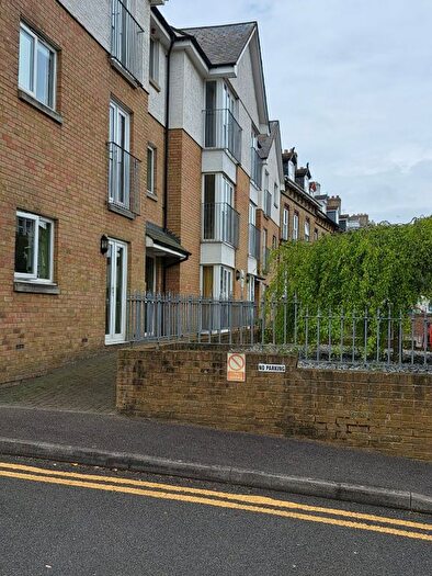 1 Bedroom Flat To Rent In Folkestone Road, Dover, CT17