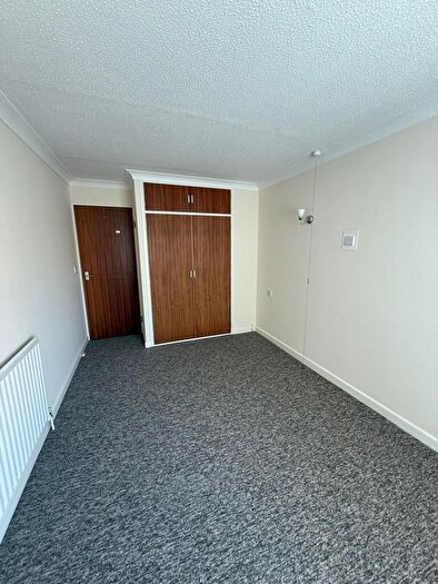 1 Bedroom Flat To Rent In Highcliffe, Christchurch, BH23