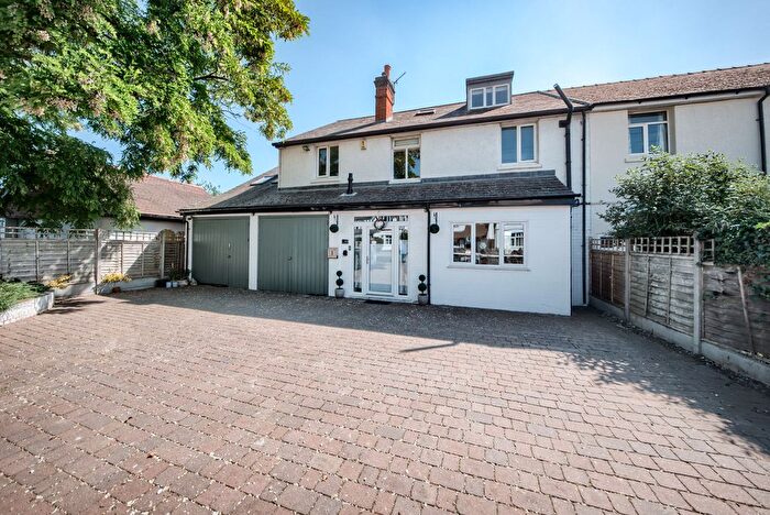 6 Bedroom Semi-Detached House For Sale In Bromwich Road Worcester, Worcestershire, WR2