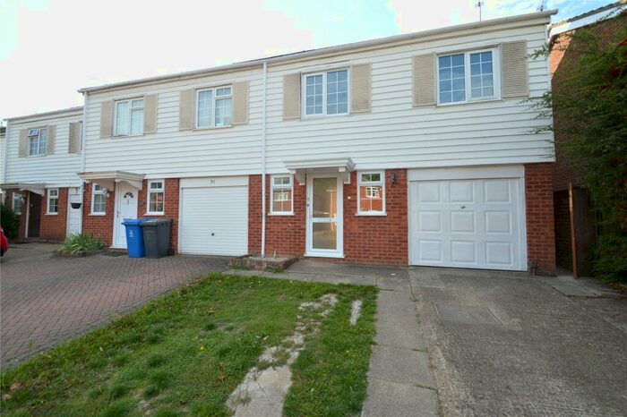 4 Bedroom End Of Terrace House To Rent In Culham Drive, Maidenhead, Berkshire, SL6