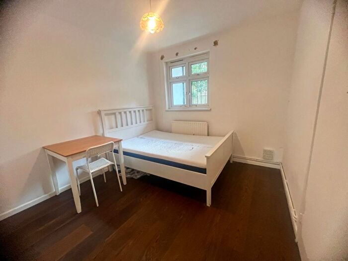 2 Bedroom Flat To Rent In Clemence Street, London, E14