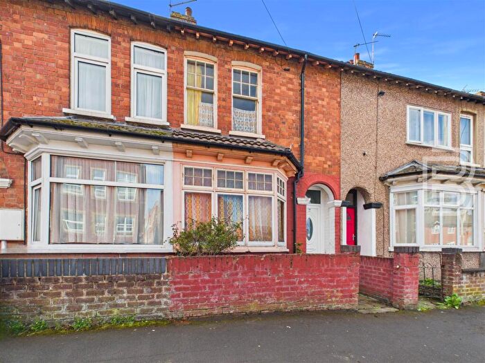 3 Bedroom Terraced House For Sale In Wood Street, Town Centre, Rugby, CV21