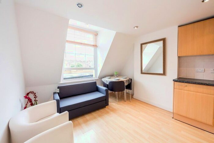 1 Bedroom Flat To Rent In Moscow Road, Notting Hill, W2