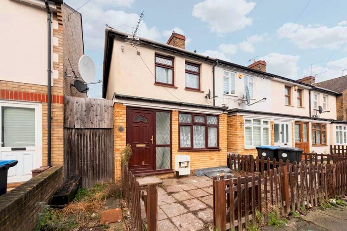 2 Bedroom Terraced House To Rent In Albany Road, Enfield EN3