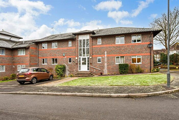 2 Bedroom Flat For Sale In Charlton Road, Andover, SP10