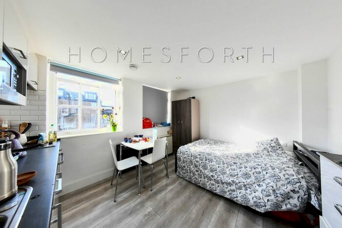 Studio To Rent In Drakes Courtyard, Kilburn High Road, London, NW6