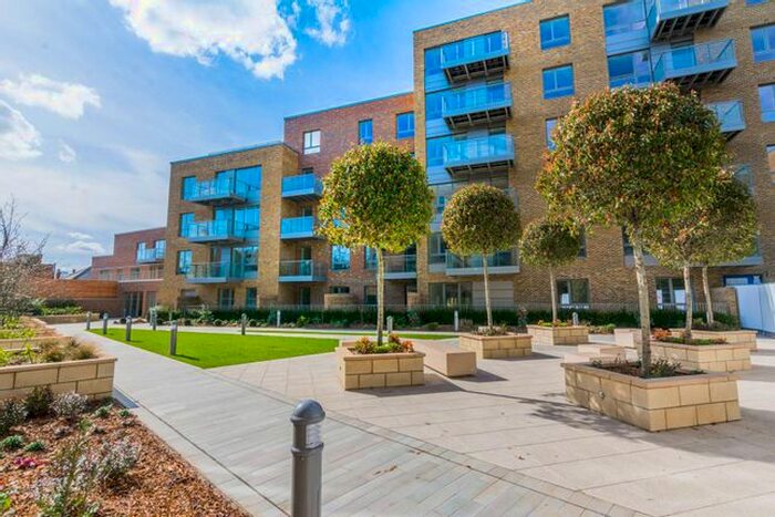 1 Bedroom Flat To Rent In Smithield Square, Hornsey, London, N8