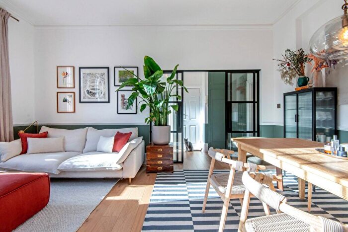 3 Bedroom Apartment For Sale In Aberdare Gardens, South Hampstead, NW6
