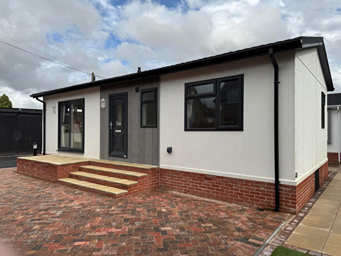 2 Bedroom Park Home For Sale In Barlestone, Warwickshire, CV13