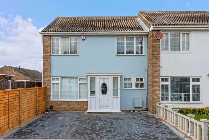 3 Bedroom End Of Terrace House To Rent In Old Barn Way, Southwick, Brighton, BN42