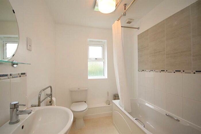2 Bedroom Apartment To Rent In Critchley Avenue, West Dartford, DA1
