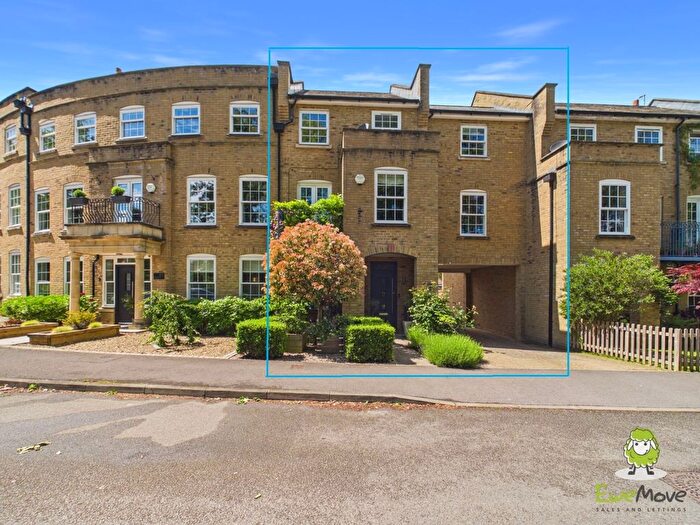 4 Bedroom Town House For Sale In Rockbourne Road, Sherfield-On-Loddon, Hook, Hampshire, RG27