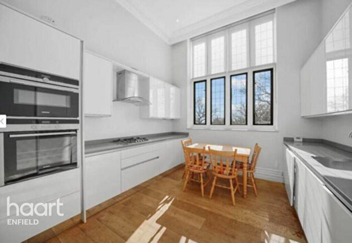 2 Bedroom Apartment To Rent In The Ridgeway, London, NW7