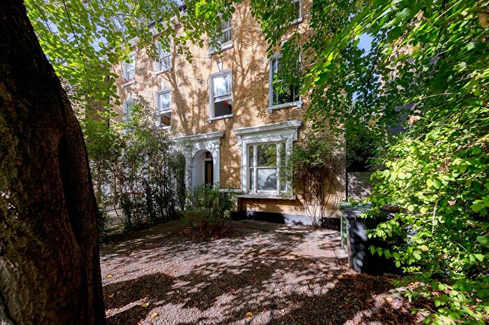 2 Bedroom Flat For Sale In Tyrwhitt Road, London, SE4