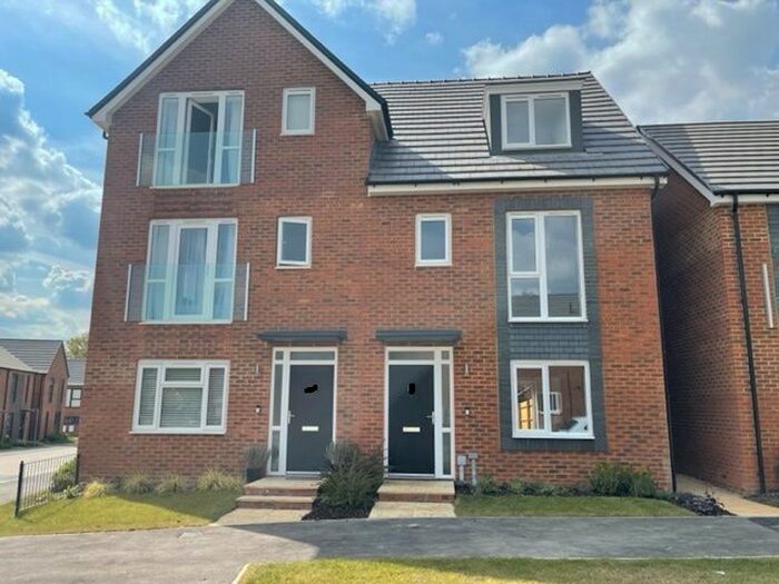 4 Bedroom Semi-Detached House To Rent In Worsell Drive, Copthorne, Crawley, RH10