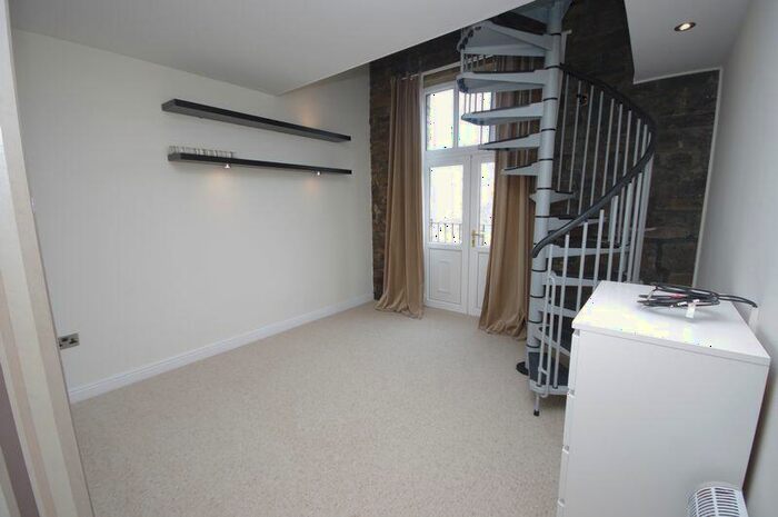 2 Bedroom Apartment To Rent In Excelsior Mill, Ripponden, HX6