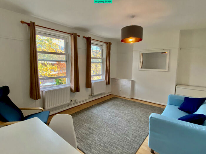 3 Bedroom Flat To Rent In Lilford Road, London, SE5