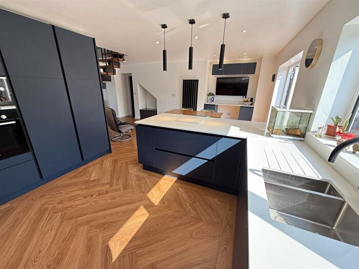 4 Bedroom Detached House For Sale In Thornton Crescent, Gayton, Wirral, CH60