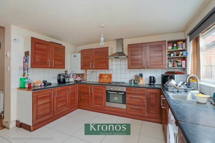 3 Bedroom End Of Terrace House To Rent In Trinity Road, Southall, UB1