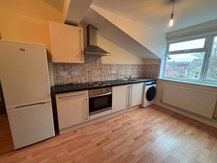 2 Bedroom Flat To Rent In Orton Road, Leicester, LE4