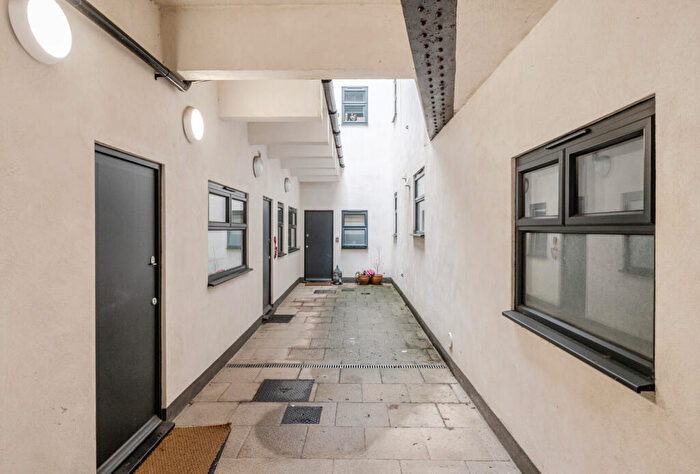 1 Bedroom Apartment For Sale In The Island, Midsomer Norton, Radstock, Somerset, BA3