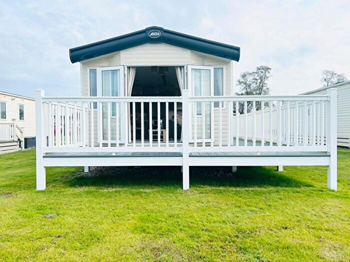 2 Bedroom Park Home For Sale In Coast Road, Corton, NR32