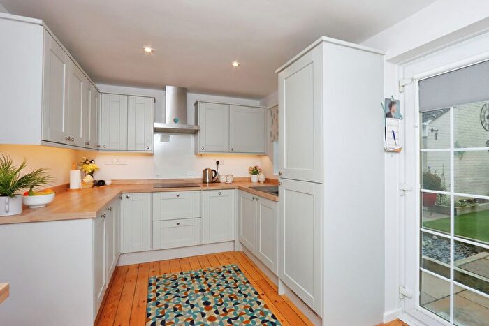 3 Bedroom Detached House For Sale In Willingham Gardens, Sothall, Sheffield, South Yorkshire, S20