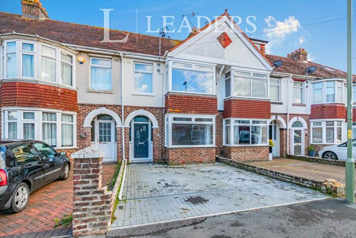 3 Bedroom Terraced House To Rent In Hastings Avenue, PO12