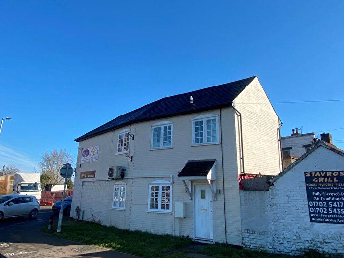 1 Bedroom Flat To Rent In West Street- Online Registration, SS4