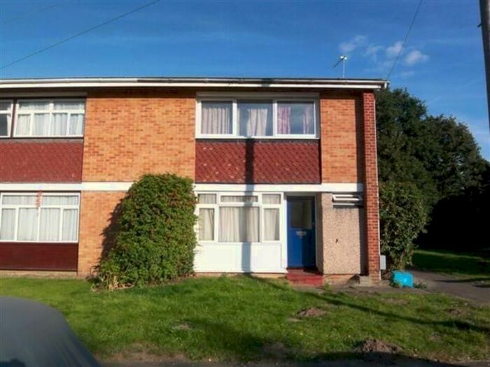 5 Bedroom End Of Terrace House To Rent In Ilex Close, Englefield Green, Egham, TW20