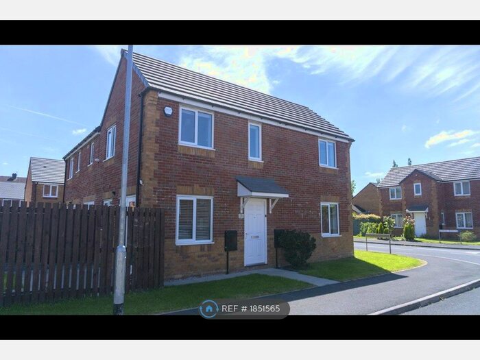 3 Bedroom Semi-Detached House To Rent In Mackeson Drive, Ashton-Under-Lyne, OL6
