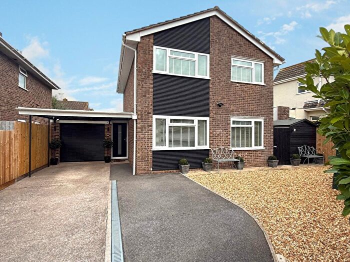 4 Bedroom Detached House For Sale In The Chimes, Nailsea, North Somerset, BS48