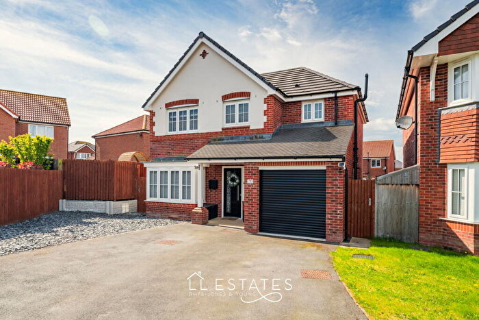 4 Bedroom Detached House For Sale In Ffordd Elsie, Rhyl, LL18