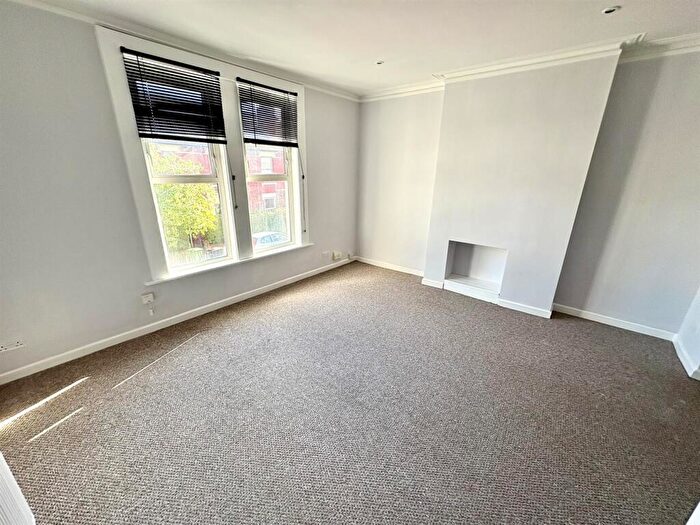 2 Bedroom Flat For Sale In Chetwynd Road, Southsea, PO4