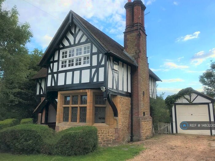 2 Bedroom Detached House To Rent In Artington, Guildford, GU3