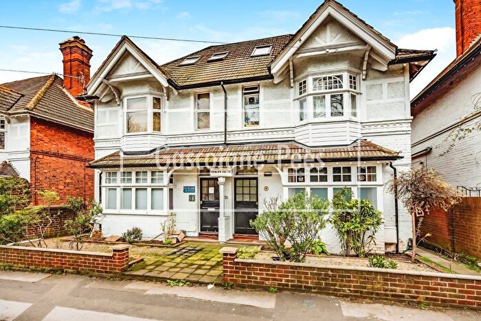 Studio To Rent In Shirley Court, Guildford, GU1