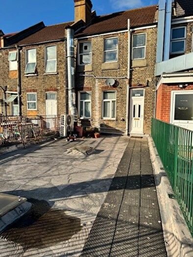 2 Bedroom Flat To Rent In High Road, Ilford, IG1