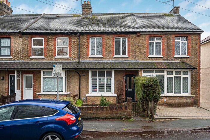 2 Bedroom Terraced House For Sale In Boundary Road, Woking, Surrey, GU21