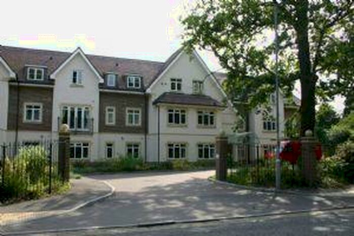 2 Bedroom Flat To Rent In Station Road Beaconsfield, HP9