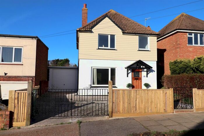 3 Bedroom Detached House To Rent In Southlands Road, Bexhill-On-Sea, TN39