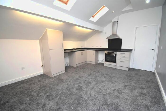 1 Bedroom Flat To Rent In Leigh Road, Westhoughton, Bolton, BL5