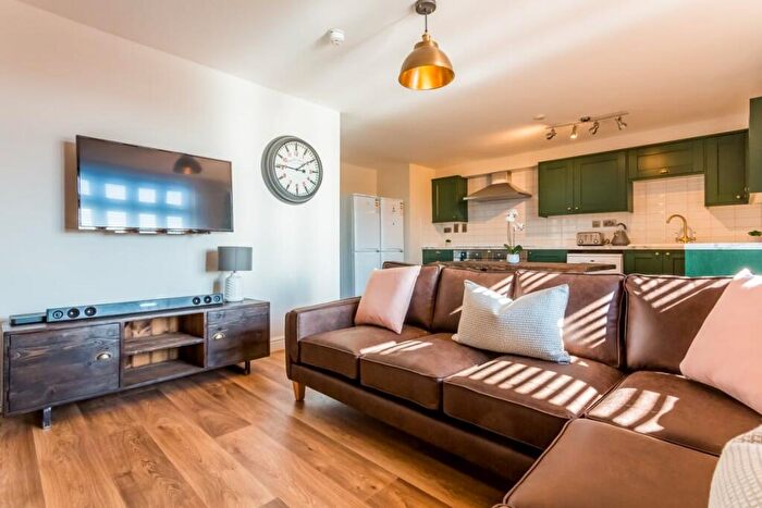 8 Bedroom Flat To Rent In St Hilds Lane, DH1