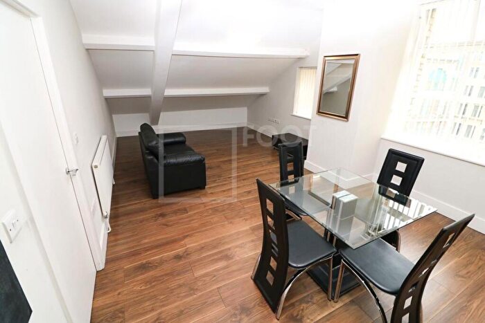 2 Bedroom Apartment To Rent In Spacious Bed, Vincent Street, BD1
