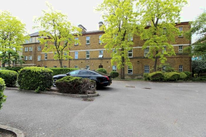 Studio To Rent In Avonley Road, New Cross SE14