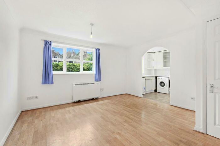 1 Bedroom Flat To Rent In Cornwallis Road, Archway, N19